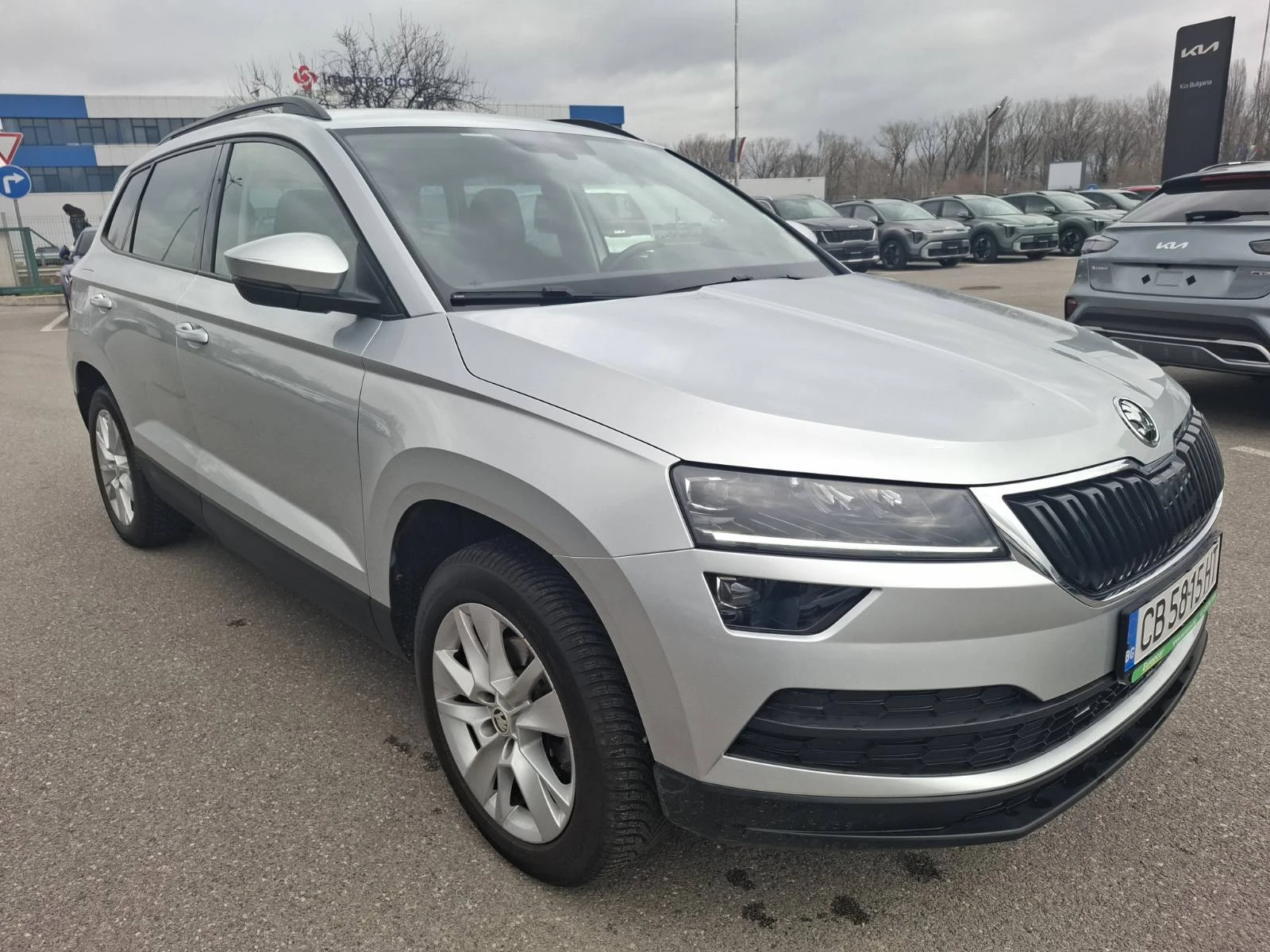 Skoda Karoq 1.5 tsi, снимка 3 - Автомобили и джипове - 53708378
