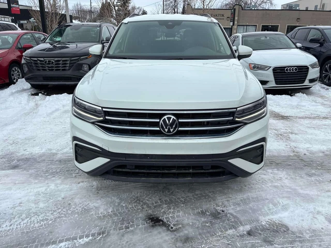 VW Tiguan * Comfortline * ПОДГРЕВ * КЛИП НА МОТОРА , снимка 2 - Автомобили и джипове - 53964399
