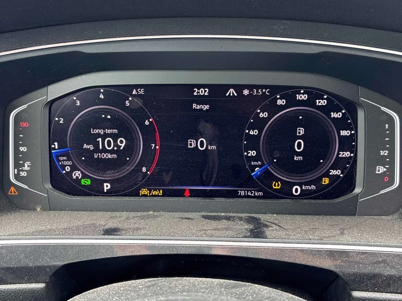 VW Tiguan * Comfortline * ПОДГРЕВ * КЛИП НА МОТОРА , снимка 8 - Автомобили и джипове - 53964399