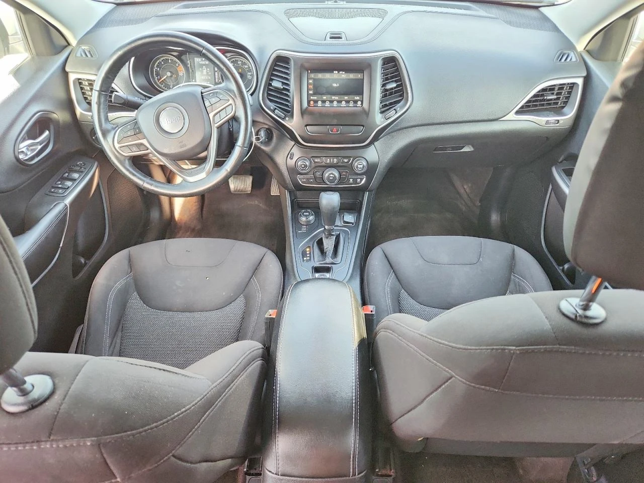 Jeep Cherokee 2.4l Latitude, снимка 8 - Автомобили и джипове - 54705970