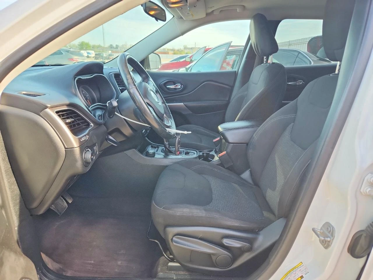 Jeep Cherokee 2.4l Latitude, снимка 7 - Автомобили и джипове - 54705970