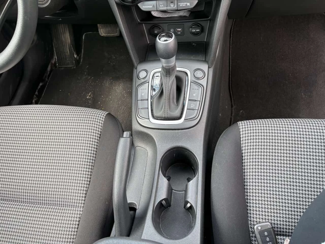 Hyundai Kona * CARFAX * ЦЕНА ДО БГ, снимка 7 - Автомобили и джипове - 54743199