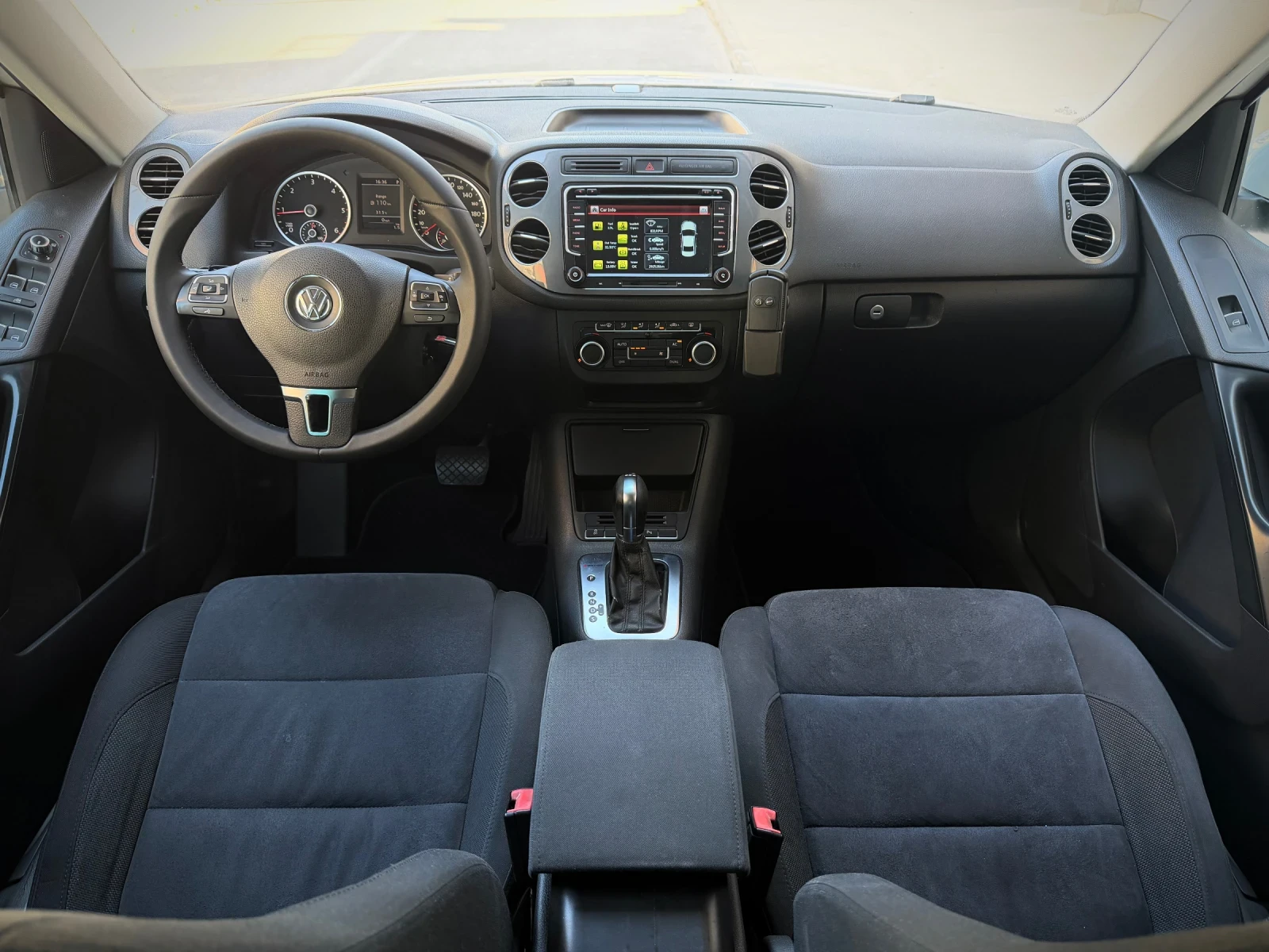 VW Tiguan 2.0TDI* 4x4* Automatic* Navi* Регистриран, снимка 10 - Автомобили и джипове - 55696318