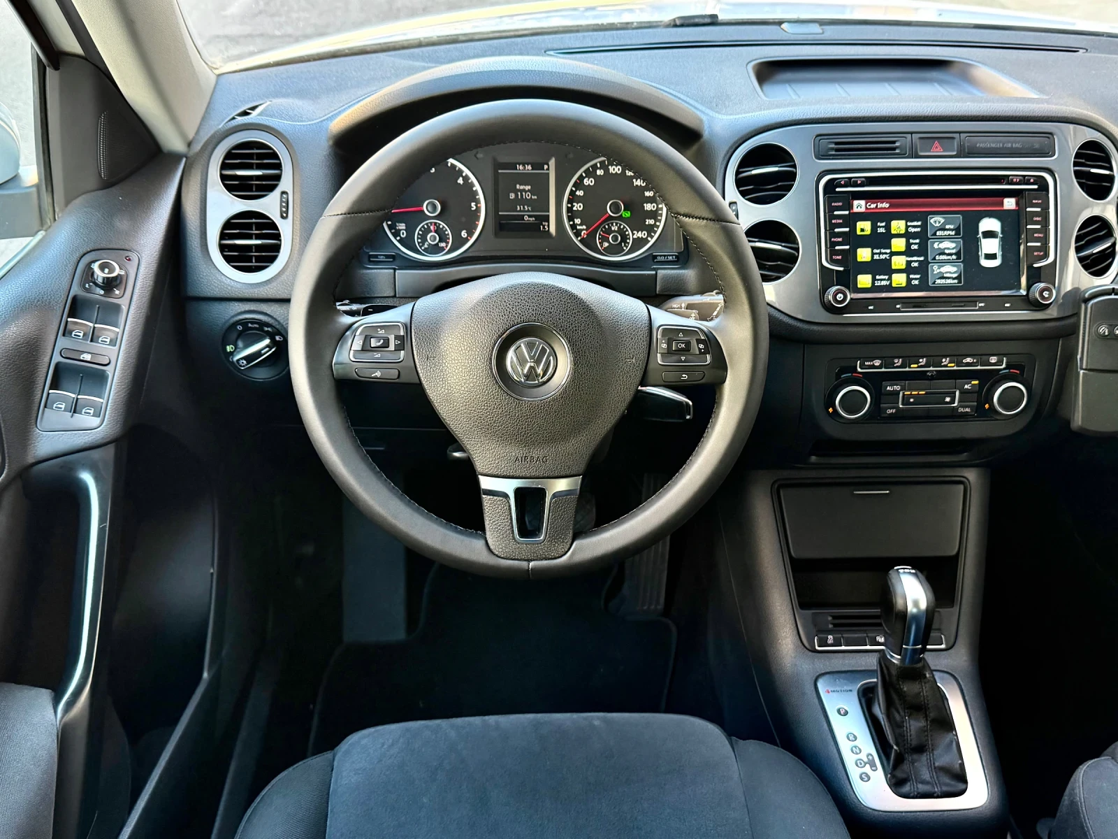 VW Tiguan 2.0TDI* 4x4* Automatic* Navi* Регистриран, снимка 11 - Автомобили и джипове - 55696318