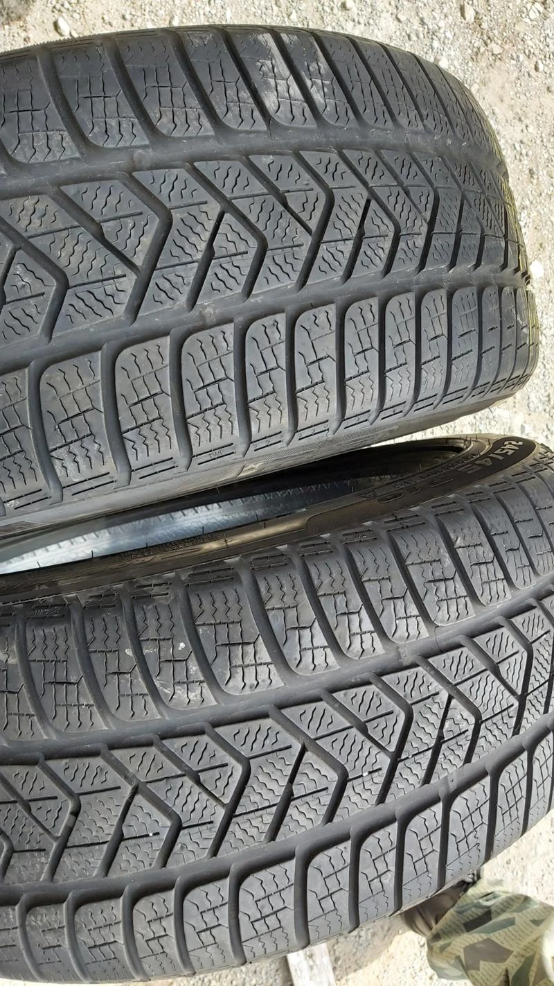 Гуми Зимни 245/45R19, снимка 2 - Гуми и джанти - 29274881