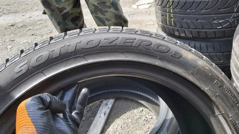 Гуми Зимни 245/45R19, снимка 6 - Гуми и джанти - 29274881