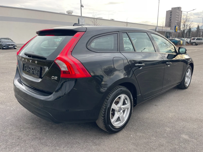 Volvo V60 1.6 D4* NAVI* FACE-LIFT* , снимка 4 - Автомобили и джипове - 48538092