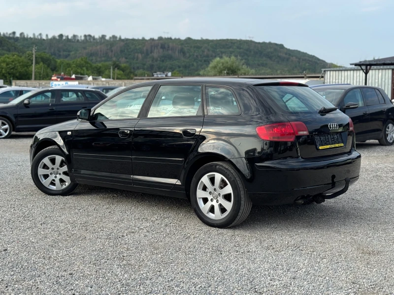 Audi A3 1.9TDI 105кс КЛИМАТРОНИК SportBack, снимка 8 - Автомобили и джипове - 50629623