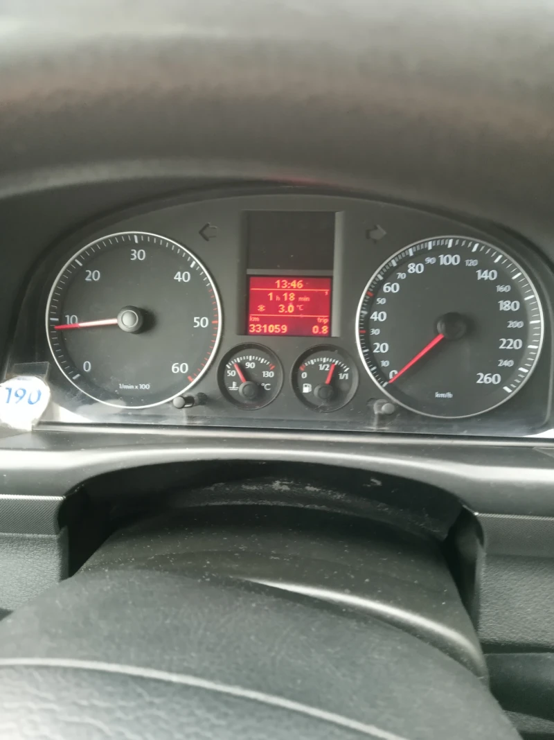 VW Touran 1.9 TDI, снимка 14 - Автомобили и джипове - 52612320