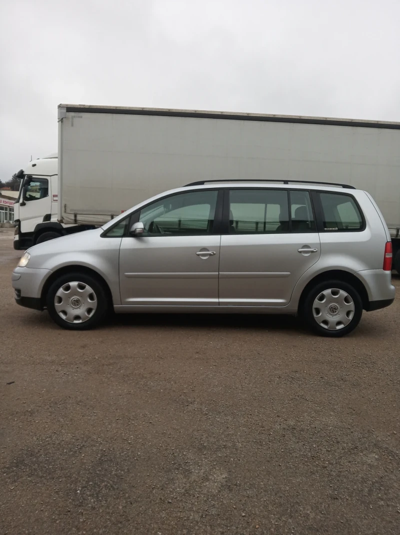 VW Touran 1.9 TDI, снимка 2 - Автомобили и джипове - 52612320