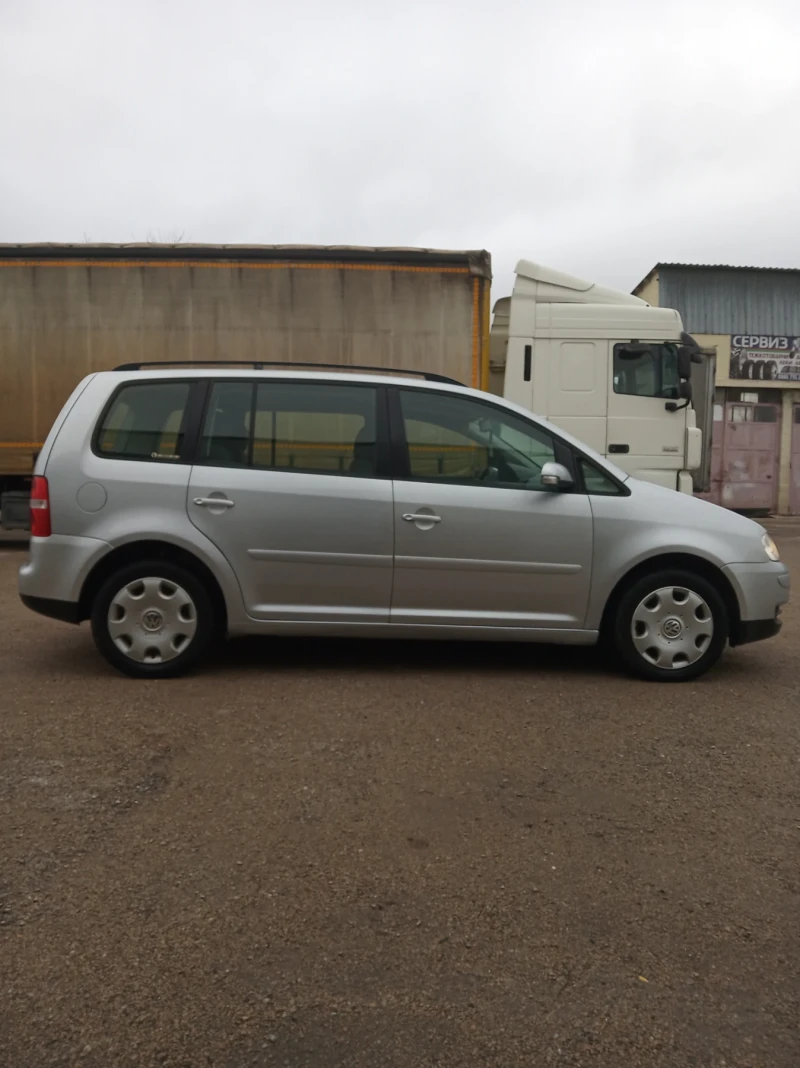 VW Touran 1.9 TDI, снимка 6 - Автомобили и джипове - 52612320