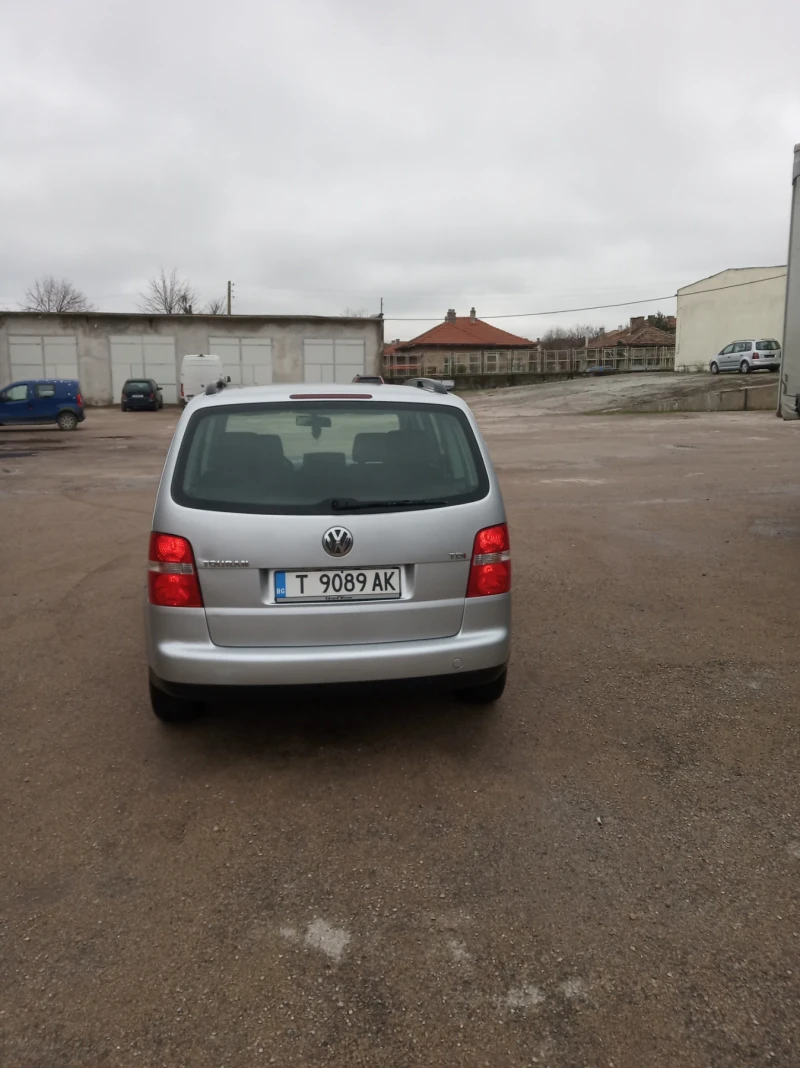 VW Touran 1.9 TDI, снимка 4 - Автомобили и джипове - 52612320