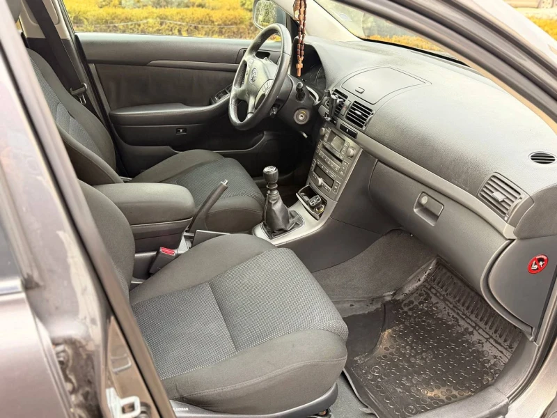 Toyota Avensis, снимка 10 - Автомобили и джипове - 53370915