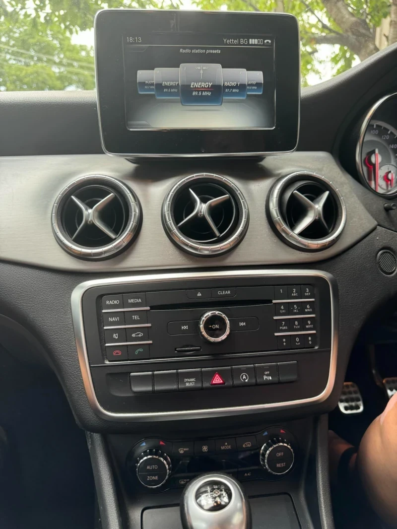 Mercedes-Benz CLA 200, снимка 8 - Автомобили и джипове - 55741998