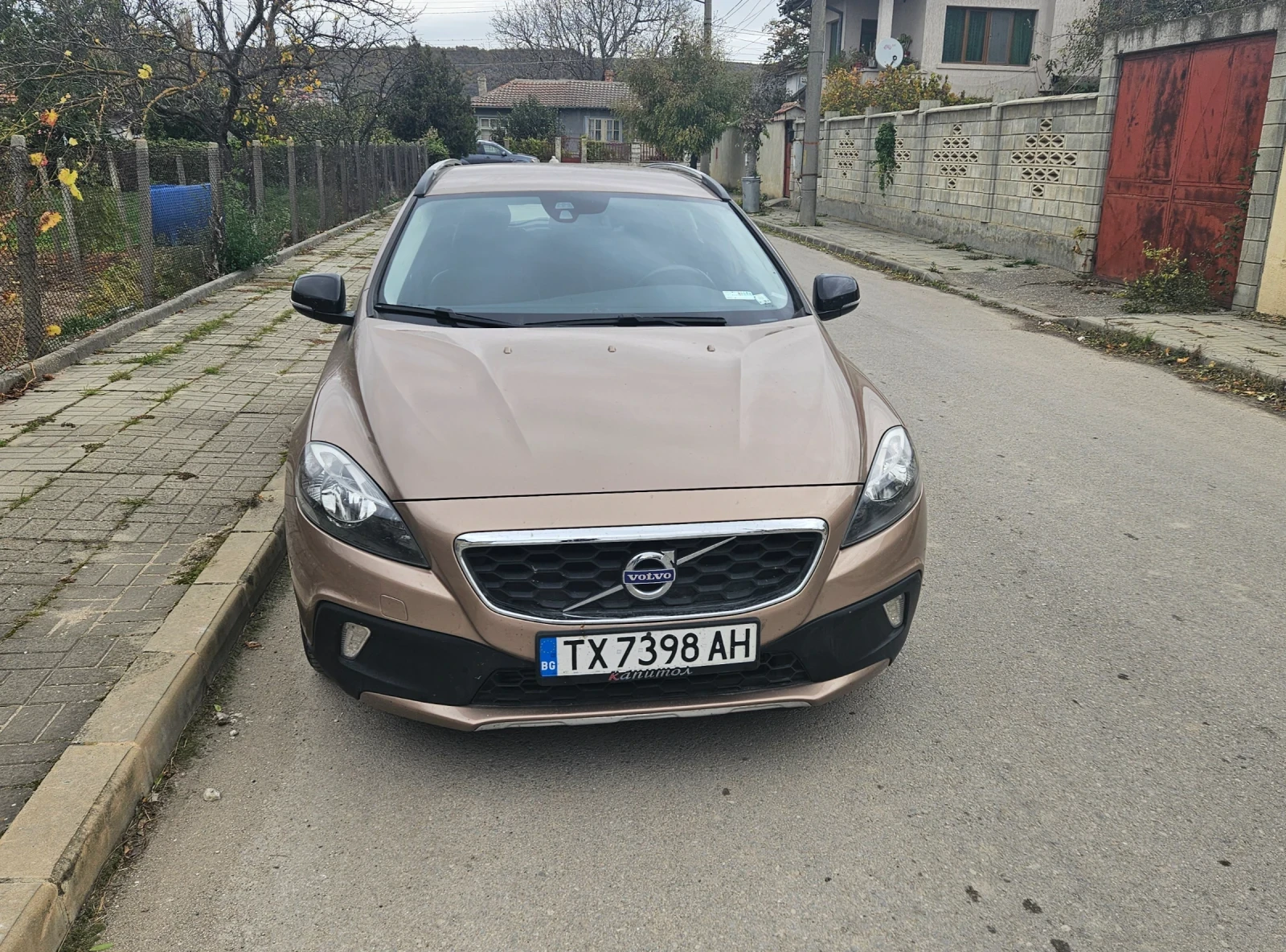 Volvo V40 Cross Country D3 - изображение 2