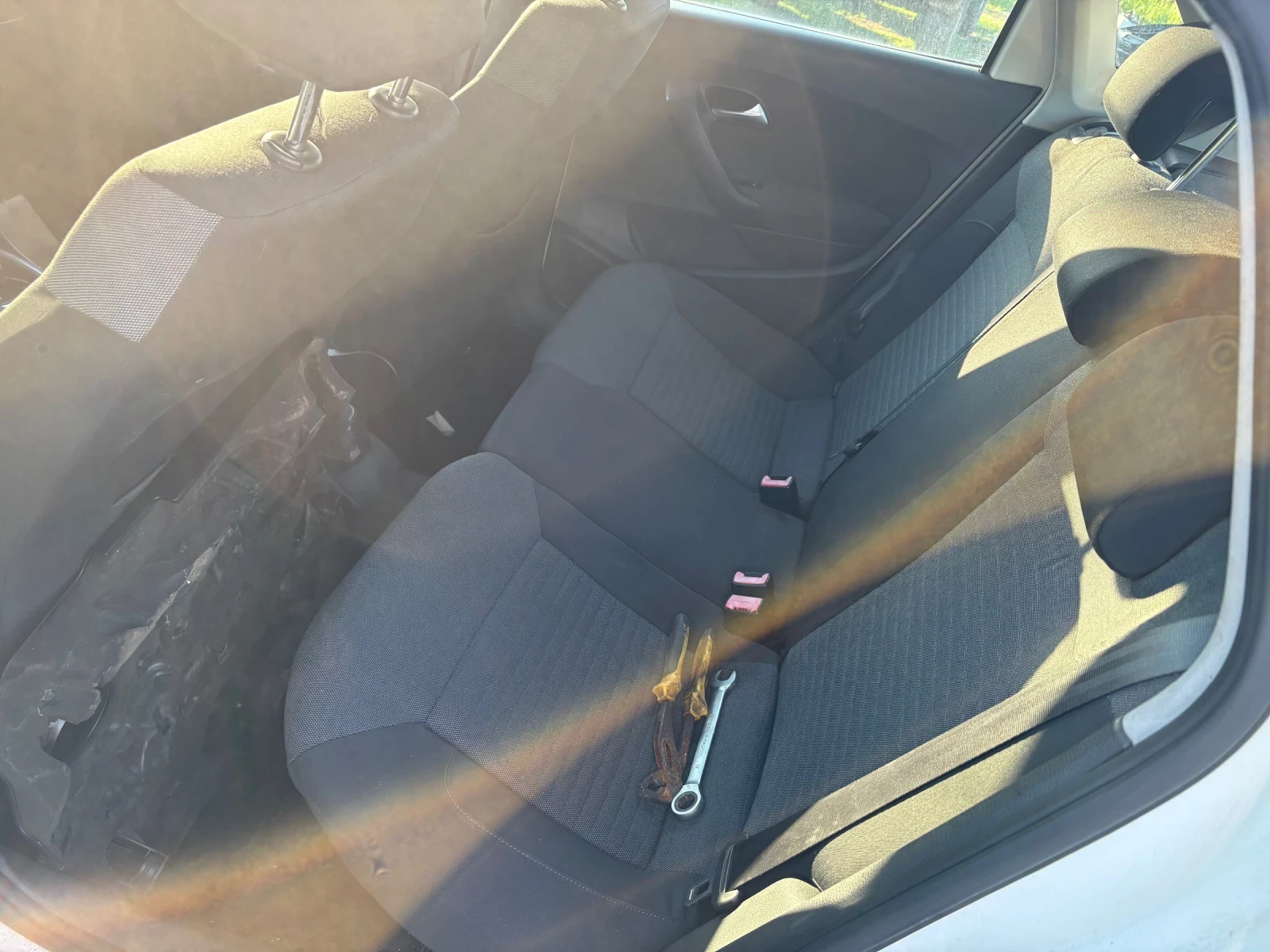 VW Polo 1.6 TDI 90к.с - изображение 7
