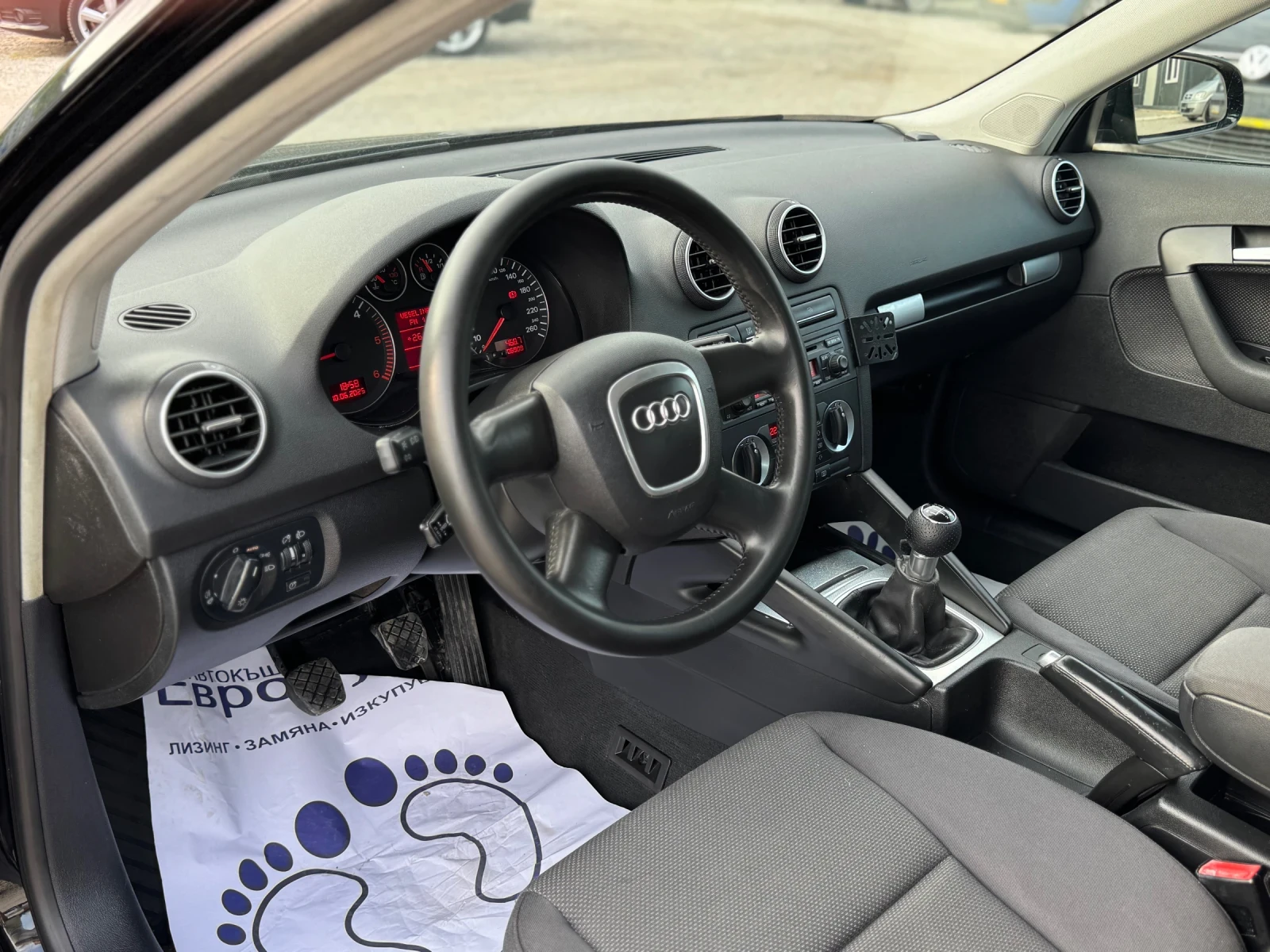 Audi A3 1.9TDI 105кс КЛИМАТРОНИК SportBack - изображение 10
