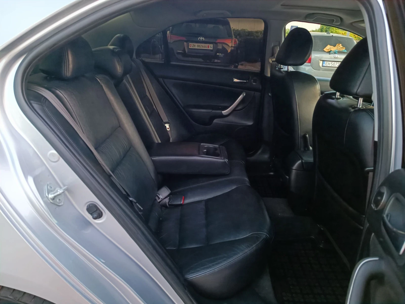 Honda Accord 2.4i-190кс-ШВЕЙЦАРИЯ-РЪЧКА-6ск-ГАЗ/БЕНЗИН - изображение 10
