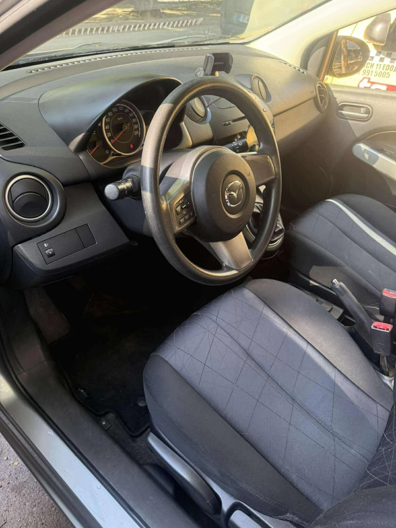 Mazda 2  - изображение 8