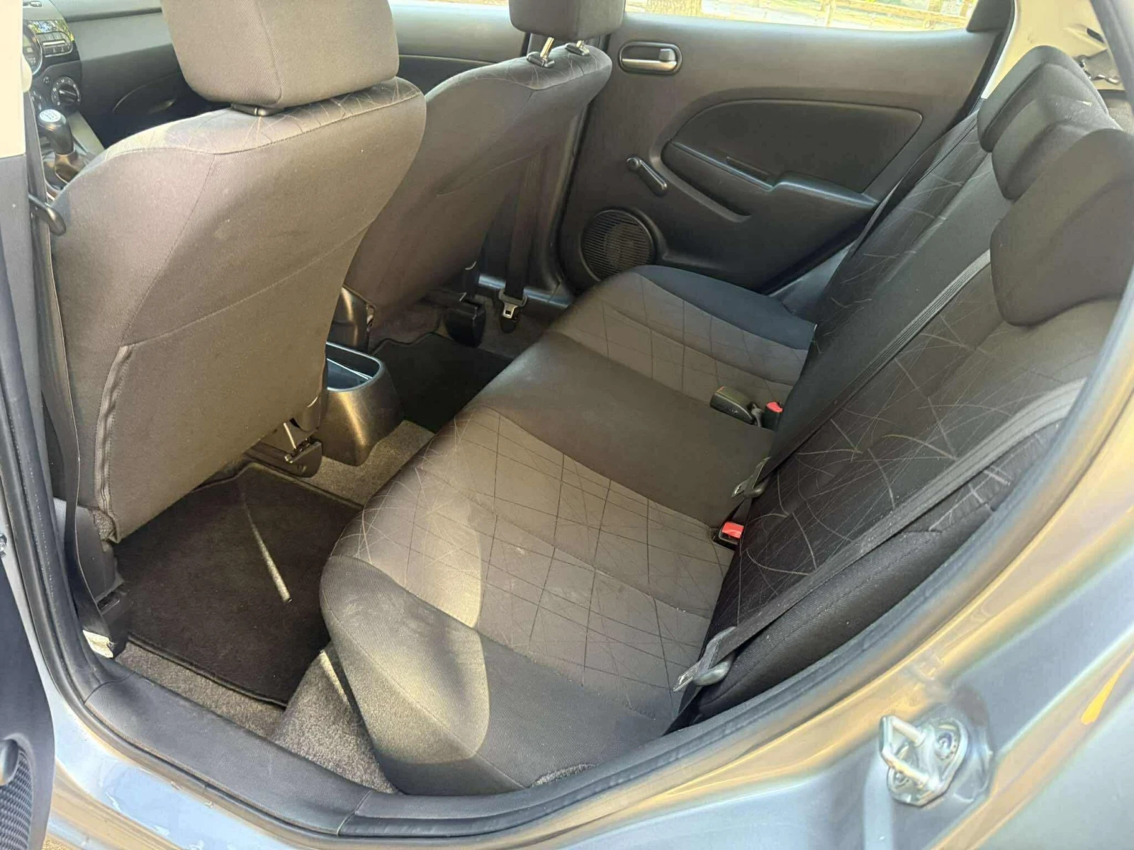 Mazda 2  - изображение 10
