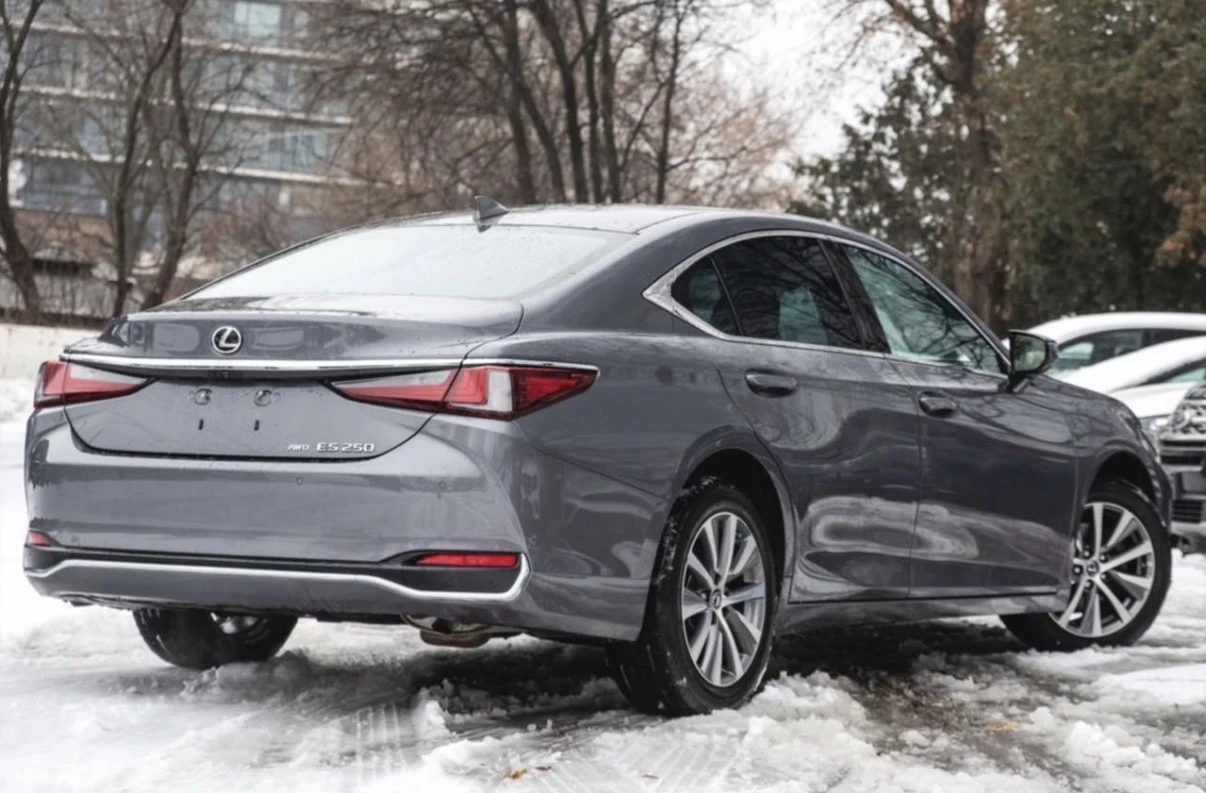 Lexus ES 250 * * ОБДУХВАНЕ * * CARFAX * * АВТО КРЕДИТ * *  - изображение 3