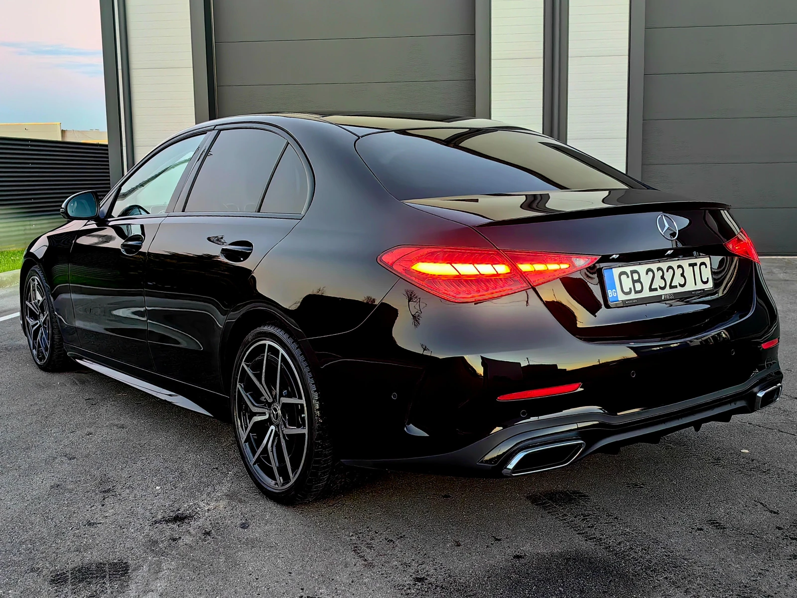 Mercedes-Benz C 300 D AMG 4M HUD Burmester Distronic 360 MULTIBEAM , снимка 2 - Автомобили и джипове - 53758550