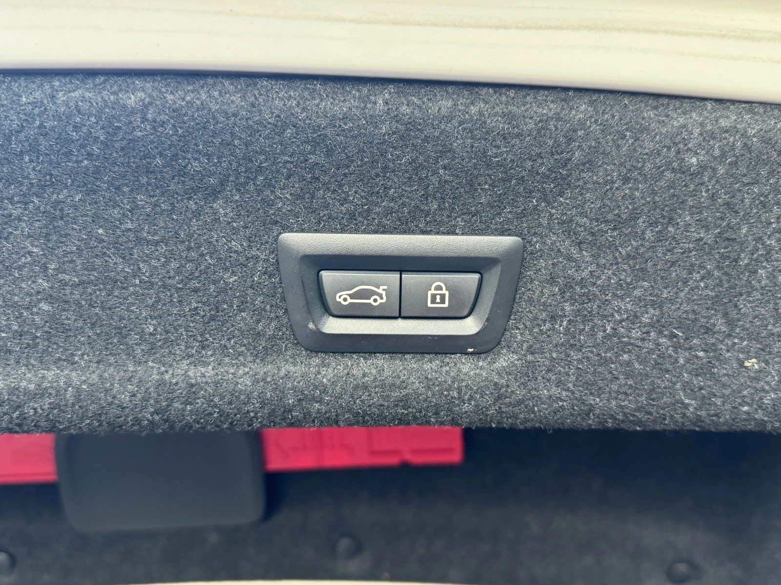 BMW 320 320i xDrive, снимка 13 - Автомобили и джипове - 53785744