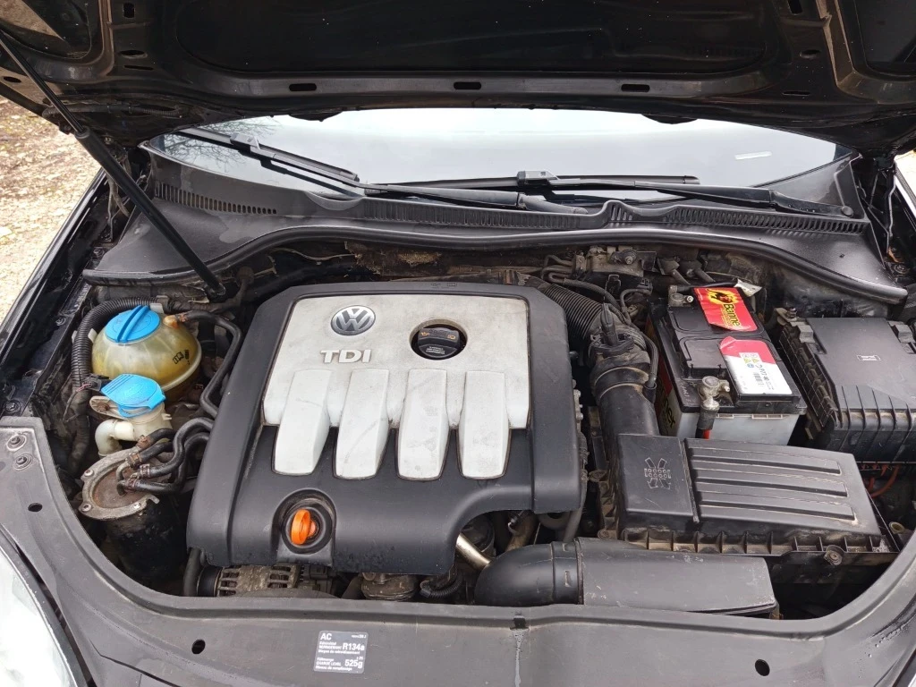 VW Golf 2.0D , снимка 6 - Автомобили и джипове - 54073462