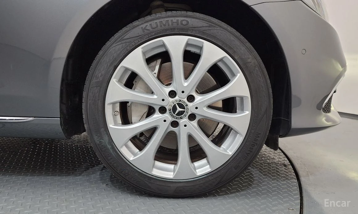 Mercedes-Benz E 300, снимка 5 - Автомобили и джипове - 54109664