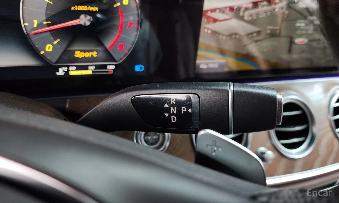 Mercedes-Benz E 300, снимка 9 - Автомобили и джипове - 54109664