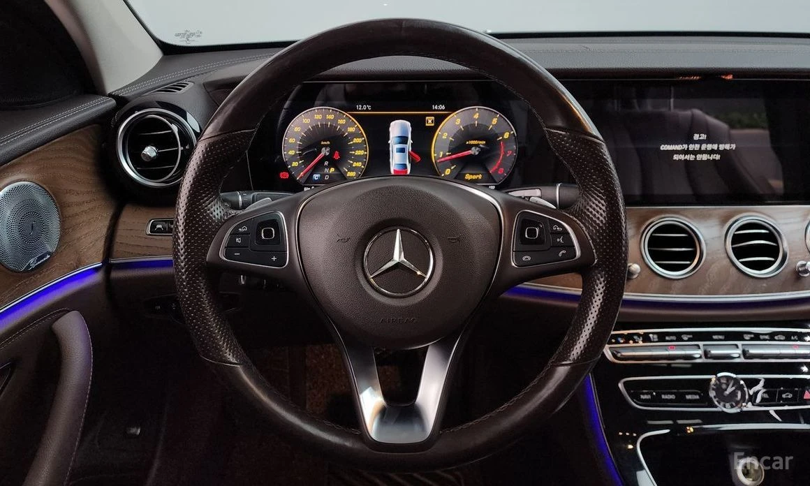 Mercedes-Benz E 300, снимка 13 - Автомобили и джипове - 54109664