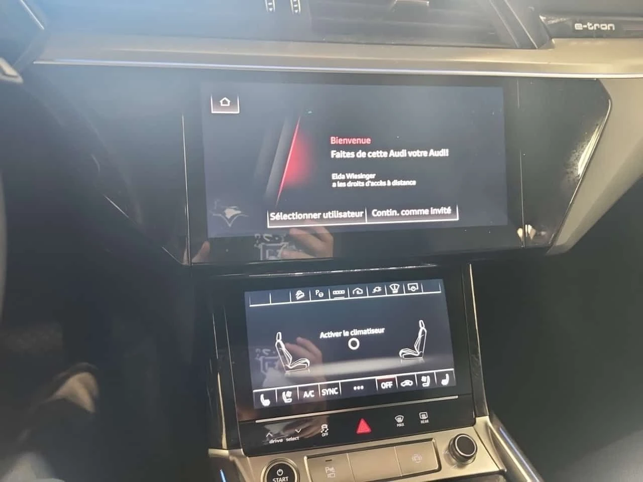 Audi Q8 Е-TRON| PANO| HUD| 360| ПАМЕТ| 2 КЛЮЧА, снимка 13 - Автомобили и джипове - 54226070