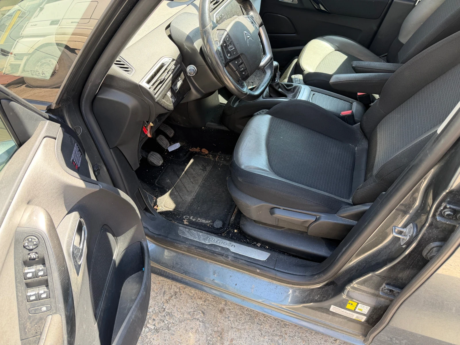 Citroen C4 Picasso 1.6HDI, снимка 10 - Автомобили и джипове - 54335028