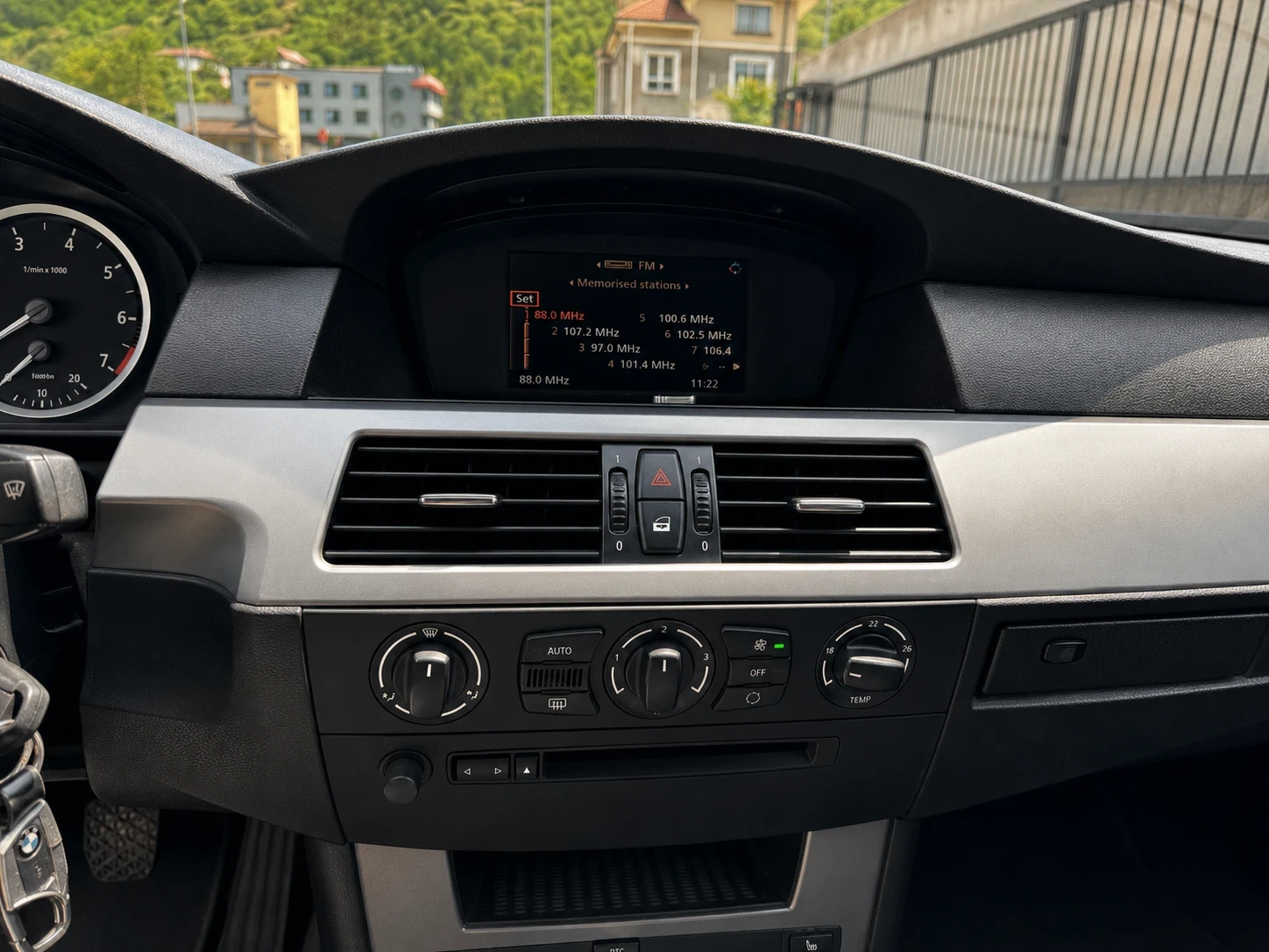 BMW 523, снимка 8 - Автомобили и джипове - 54712213