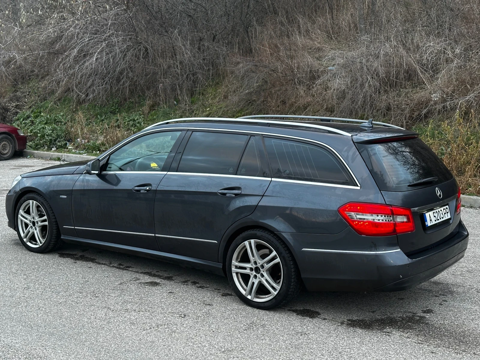 Mercedes-Benz E 250, снимка 3 - Автомобили и джипове - 54859094