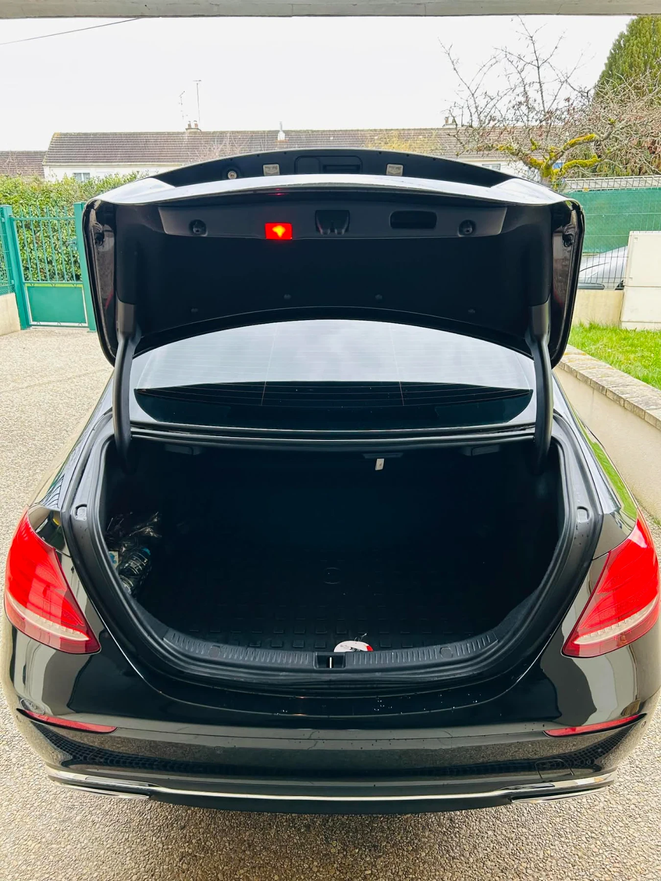 Mercedes-Benz E 220, снимка 5 - Автомобили и джипове - 55335038