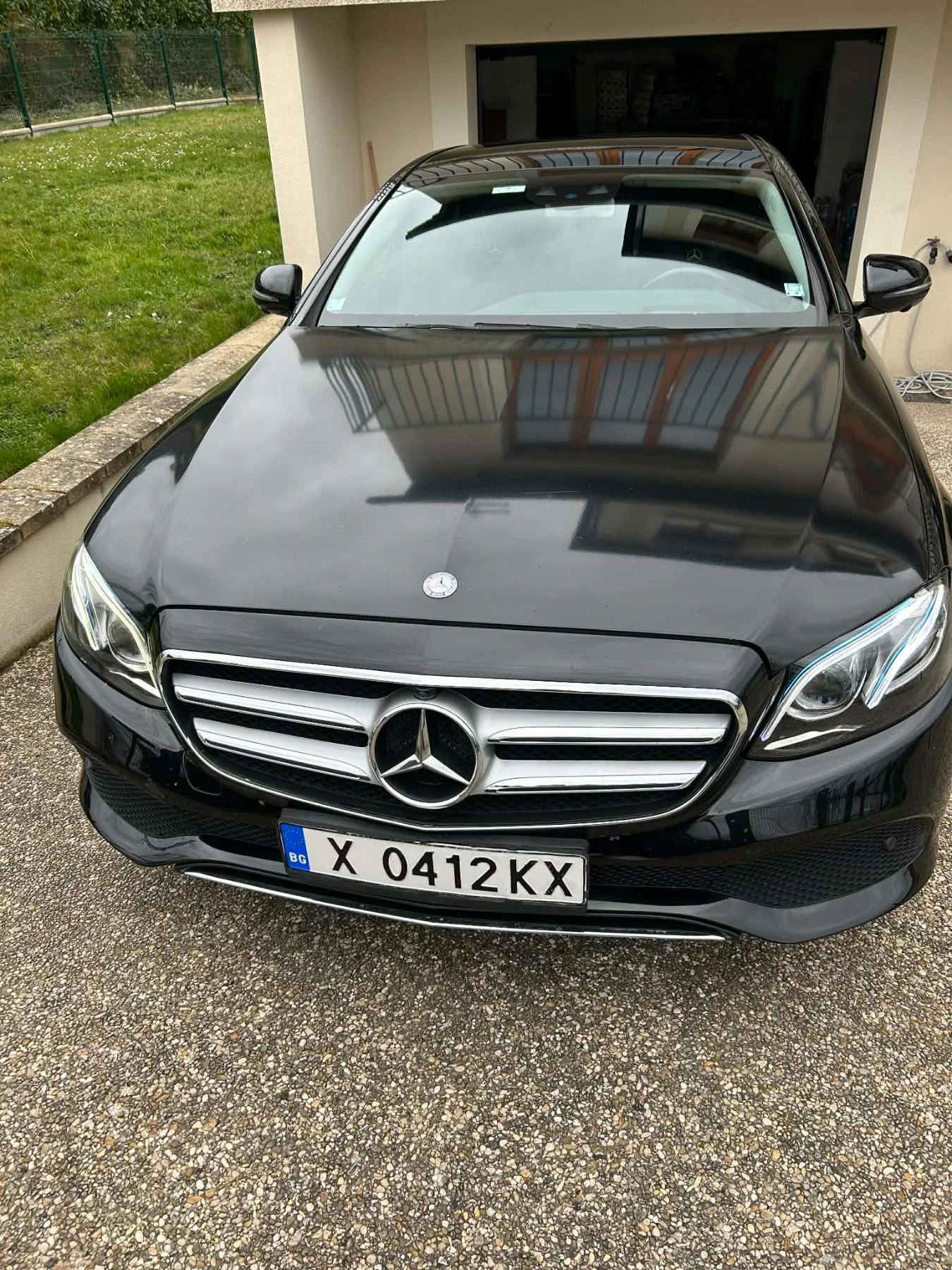 Mercedes-Benz E 220, снимка 2 - Автомобили и джипове - 55335038