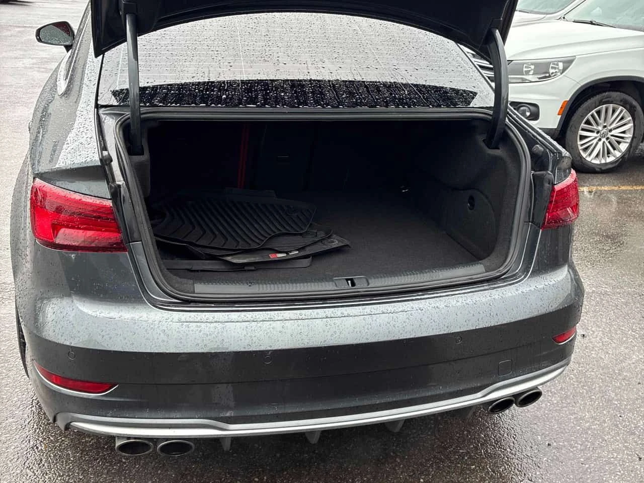 Audi S3 * Progressiv * CARFAX * БЕЗ ПЪРВОНАЧАЛНА ВНОСКА, снимка 16 - Автомобили и джипове - 55407917