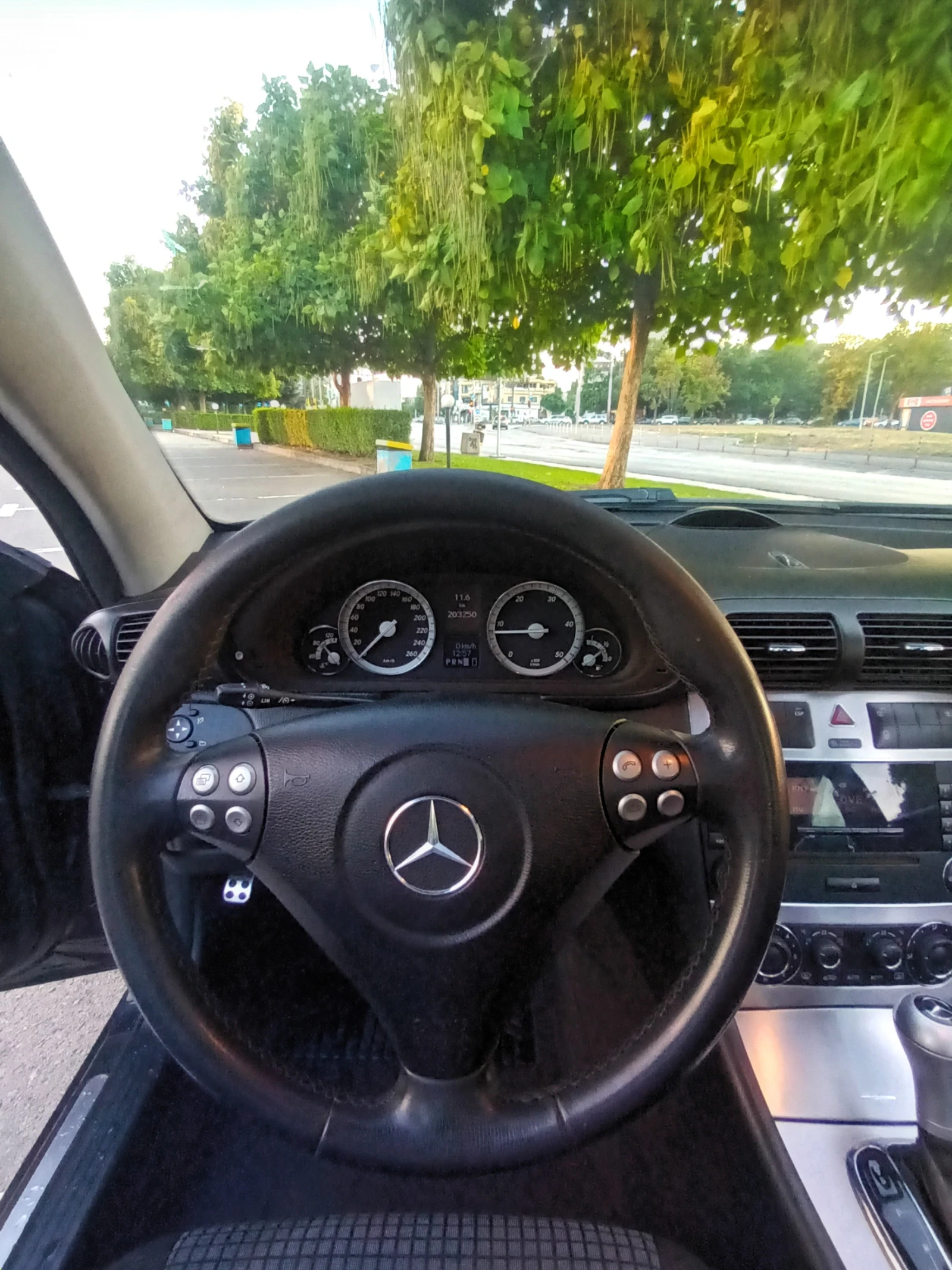 Mercedes-Benz C 220, снимка 12 - Автомобили и джипове - 55631954