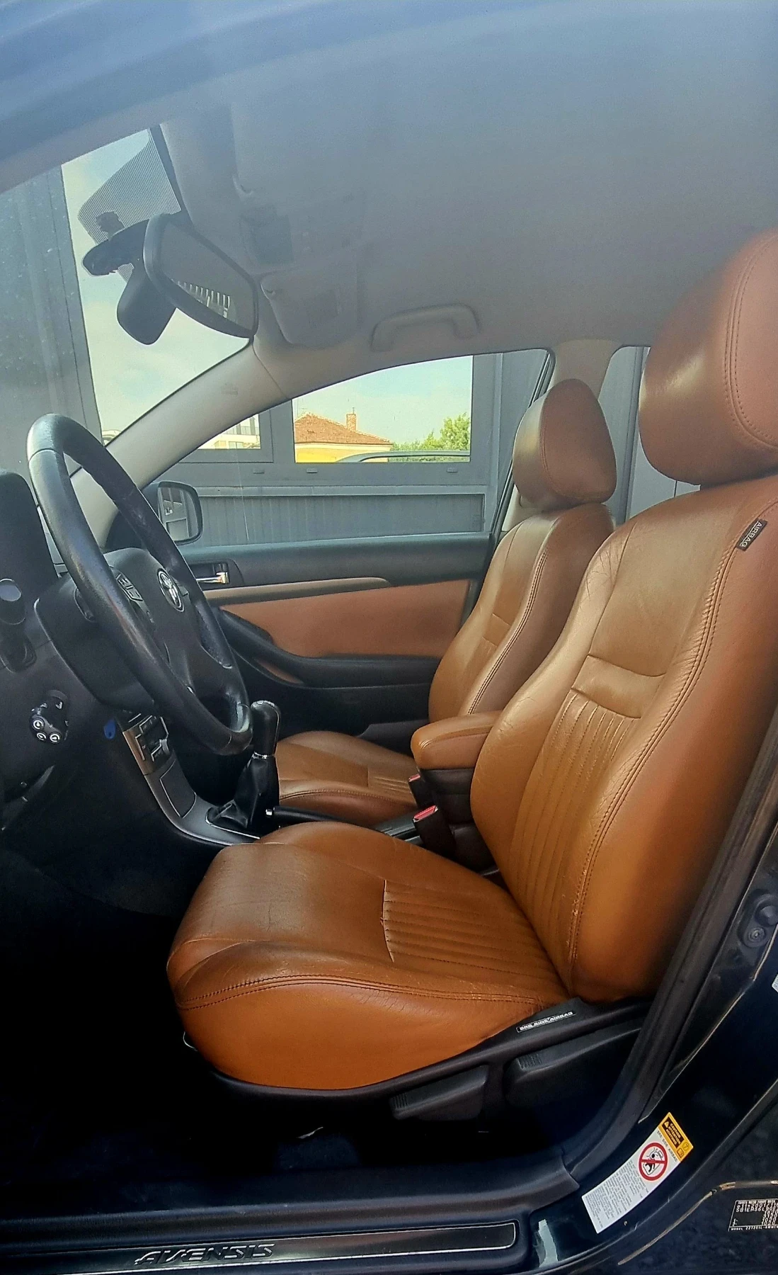 Toyota Avensis 1.8 VVT-i Фейслифт!Кожа!Навигация!Подгрев!, снимка 8 - Автомобили и джипове - 55660424