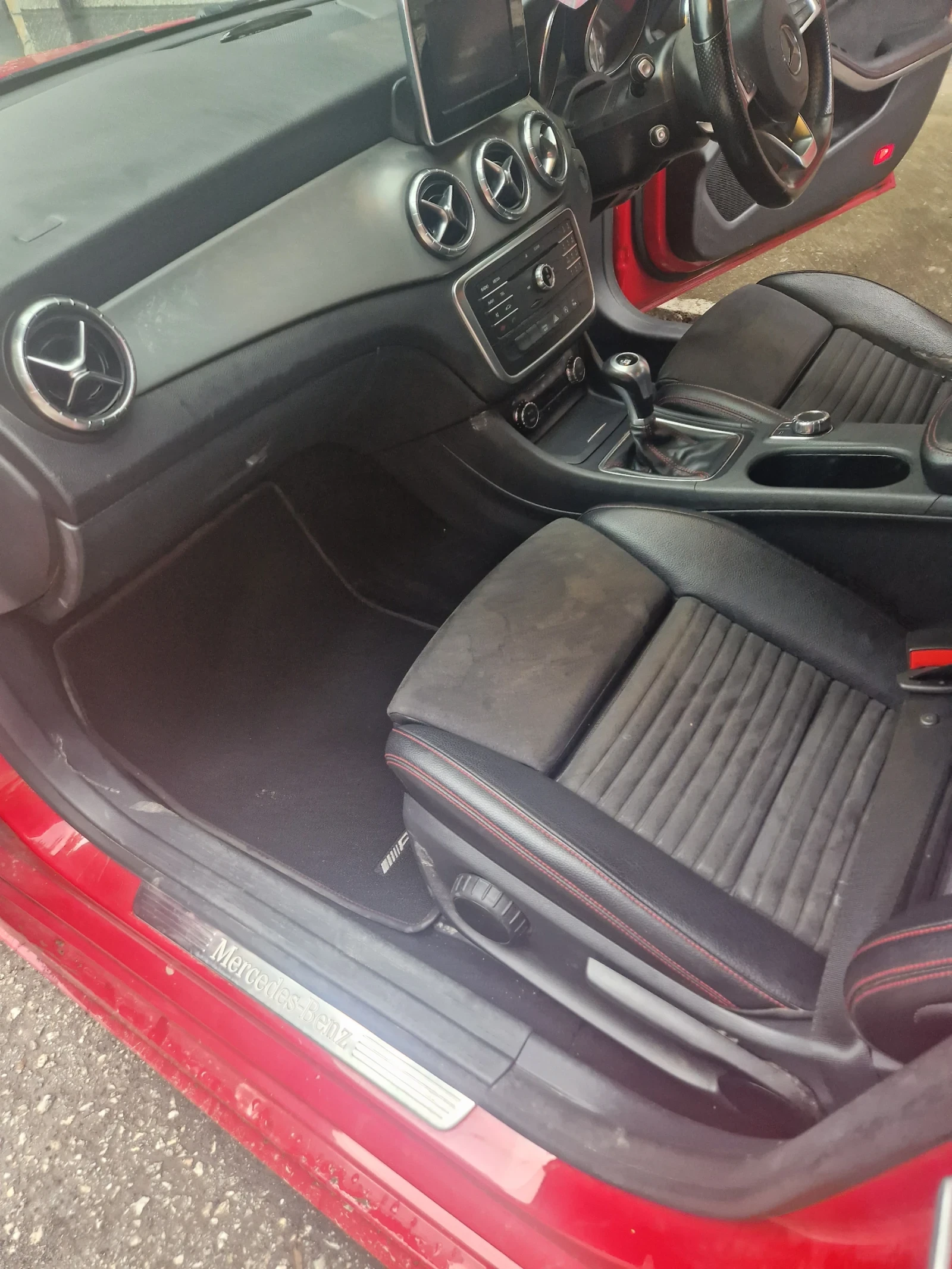 Mercedes-Benz CLA 200, снимка 12 - Автомобили и джипове - 55741998