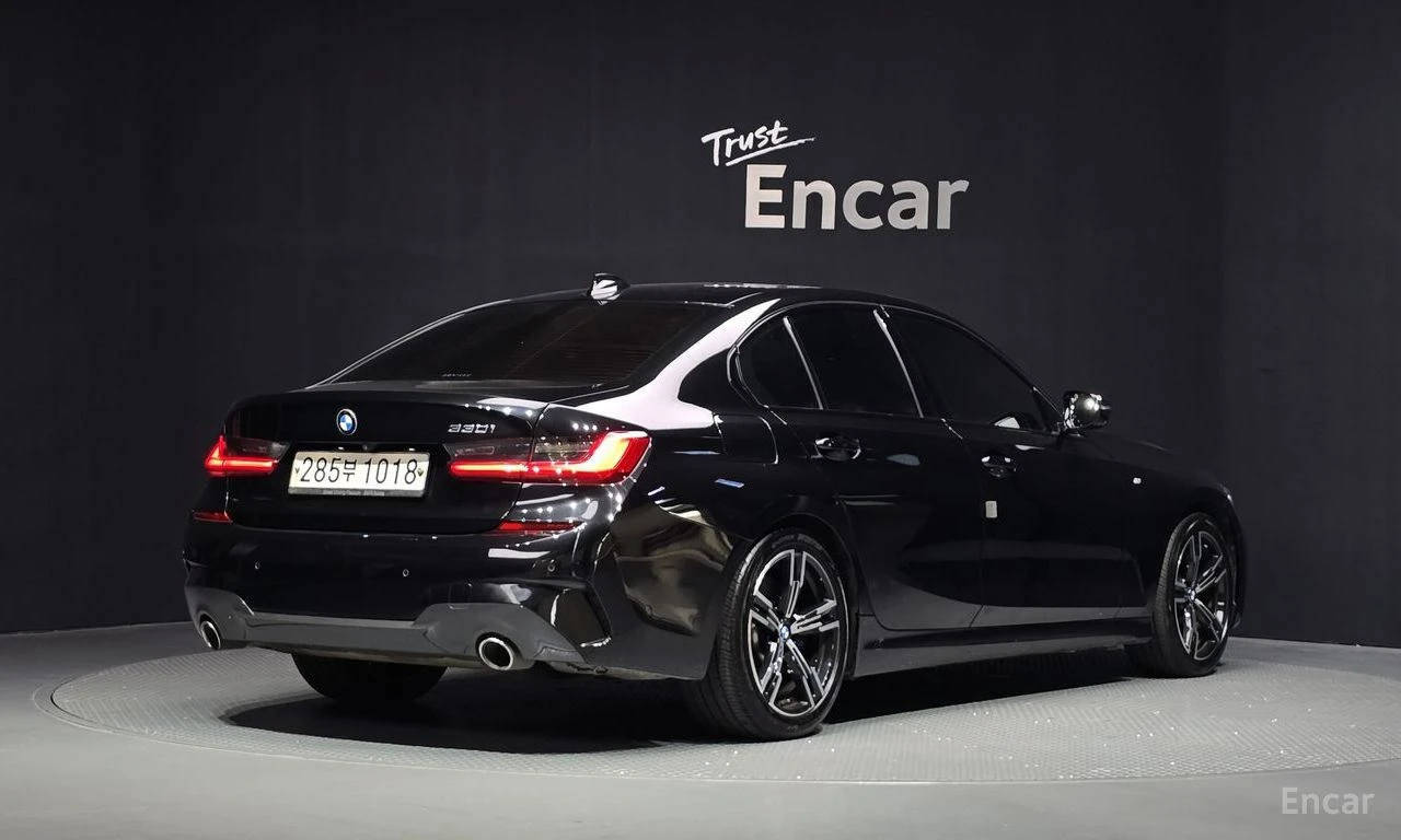 BMW 330 M* SPORT* ДИСТРОНИК* 360КАМЕРА* ХЕДЪП* , снимка 2 - Автомобили и джипове - 56081131