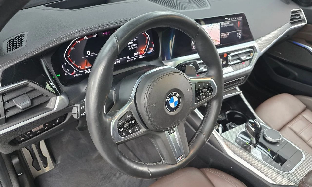 BMW 330 M* SPORT* ДИСТРОНИК* 360КАМЕРА* ХЕДЪП* , снимка 7 - Автомобили и джипове - 56081131