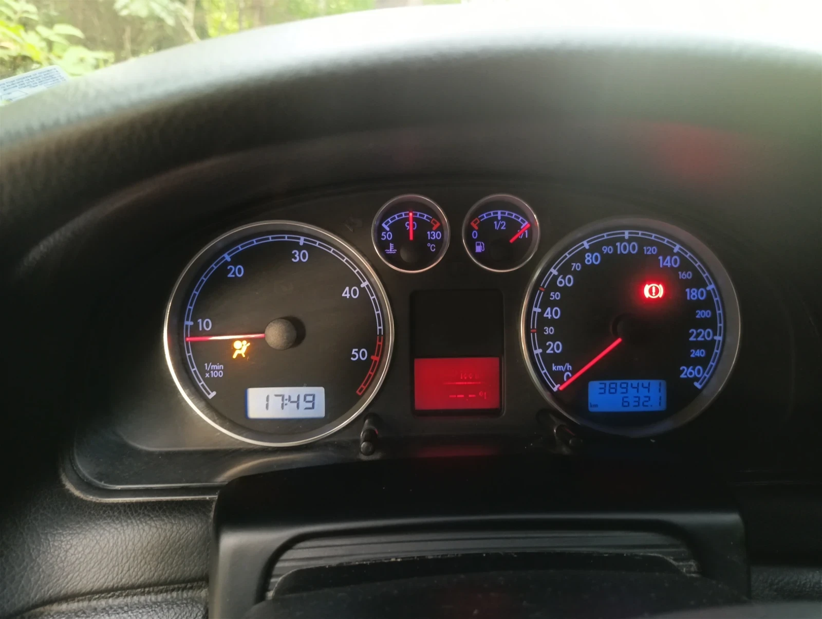 VW Passat 1.9 TDI 131, снимка 10 - Автомобили и джипове - 56236995