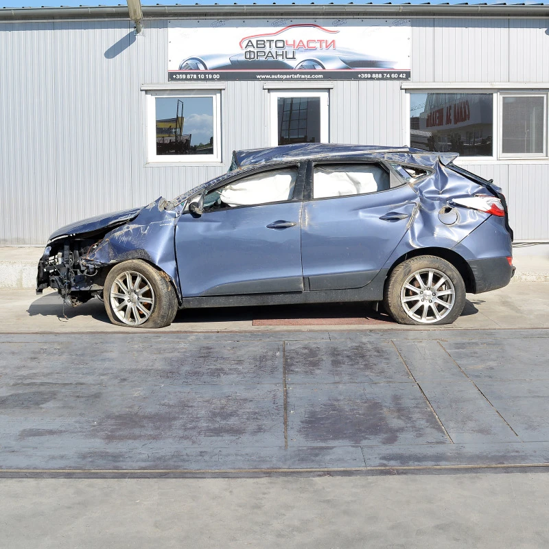 Hyundai IX35 2.0 CRDI, снимка 3 - Автомобили и джипове - 41137505