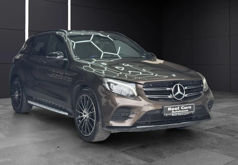 Mercedes-Benz GLC 220 d* 4M* AMG* BURMESTER* CAMERA* 69хил* км* SilverSt, снимка 3 - Автомобили и джипове - 48332615