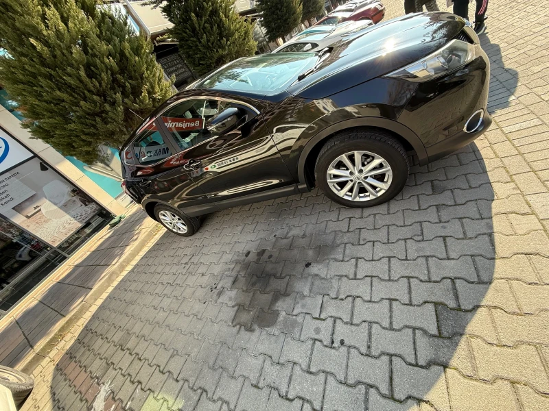 Nissan Qashqai, снимка 11 - Автомобили и джипове - 49037278