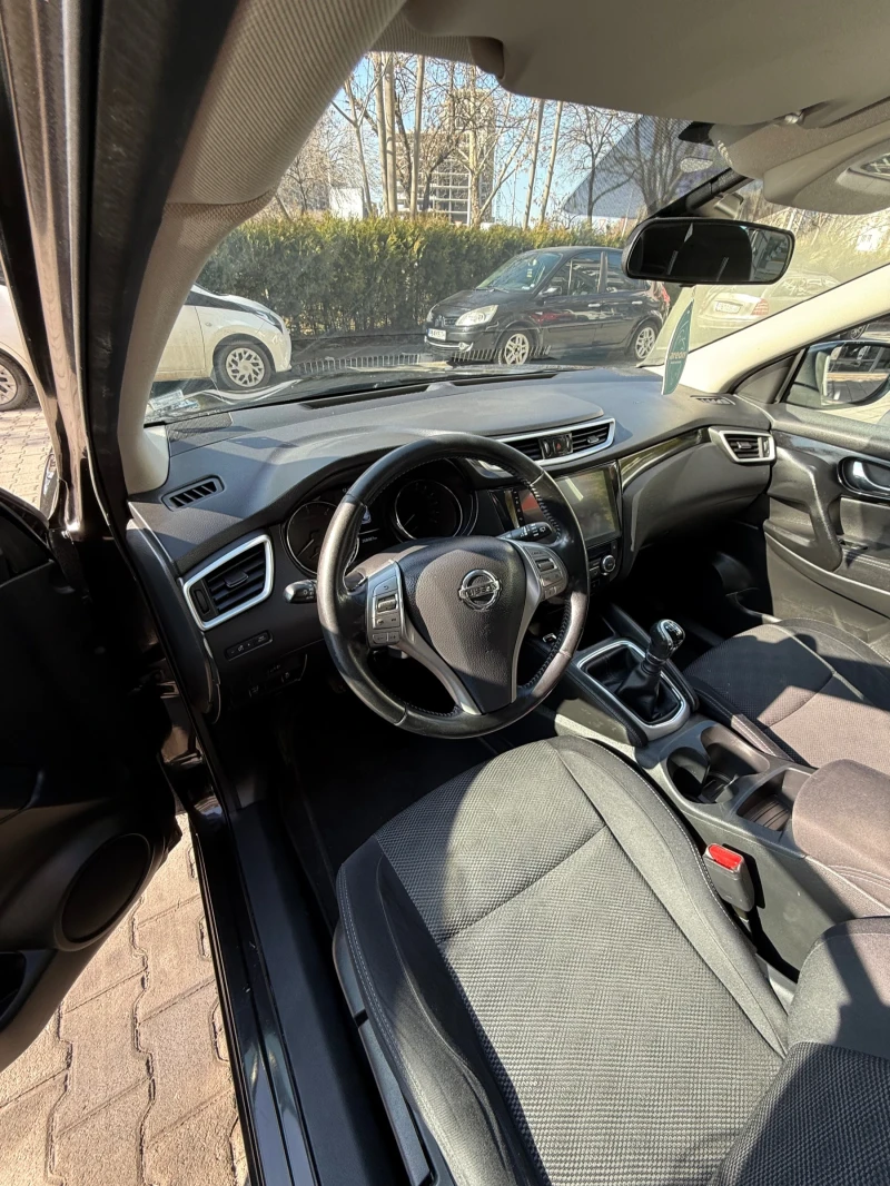 Nissan Qashqai, снимка 6 - Автомобили и джипове - 49037278