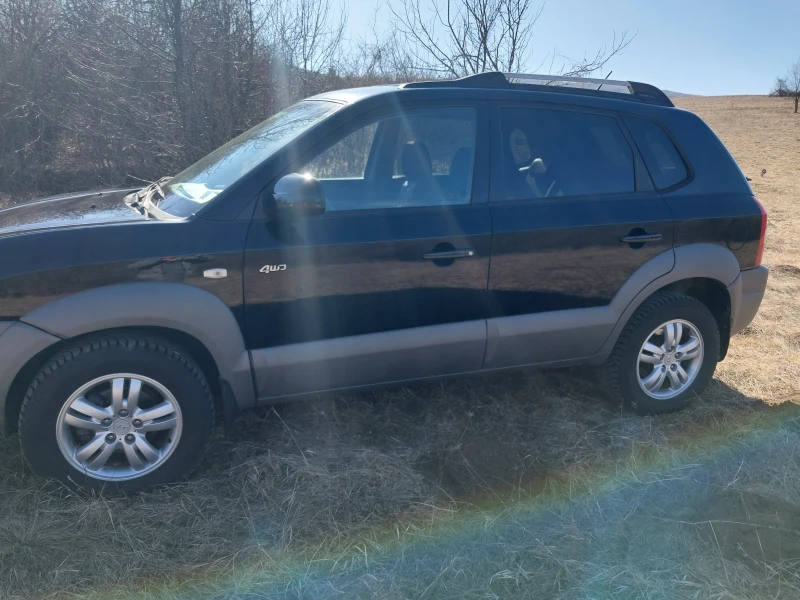 Hyundai Tucson 2.0crdi, снимка 4 - Автомобили и джипове - 51358055