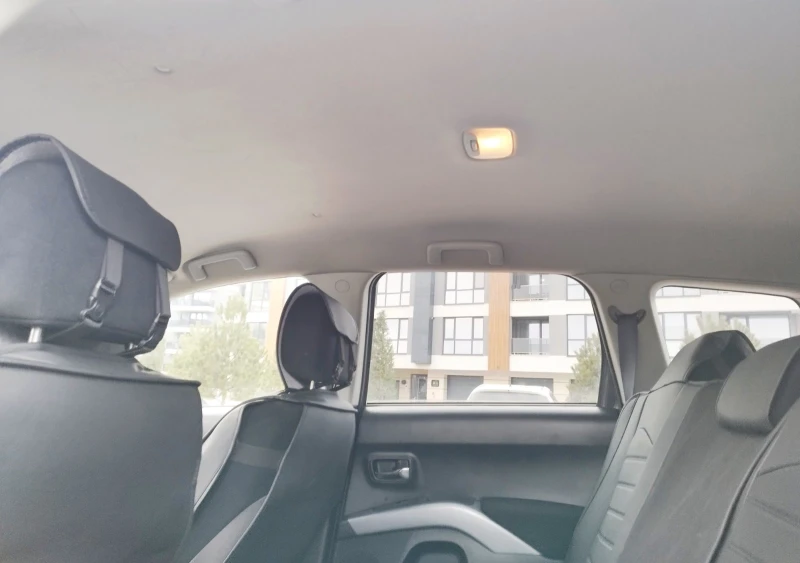 Mitsubishi Outlander, снимка 10 - Автомобили и джипове - 52922682